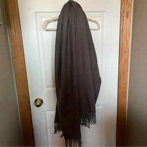 Dynamite blanket scarf